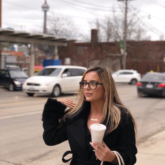 Meet your Posher, Sandra - Picture 1 of 1